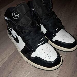 Jordan 1 mid carbon fiber